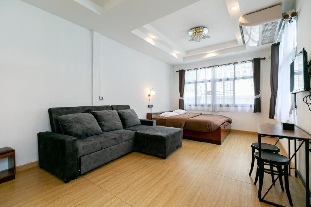 Penthouse Lamoon Hotell Bangkok Exteriör bild
