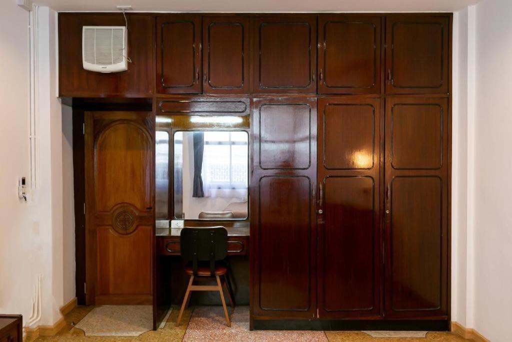 Penthouse Lamoon Hotell Bangkok Exteriör bild