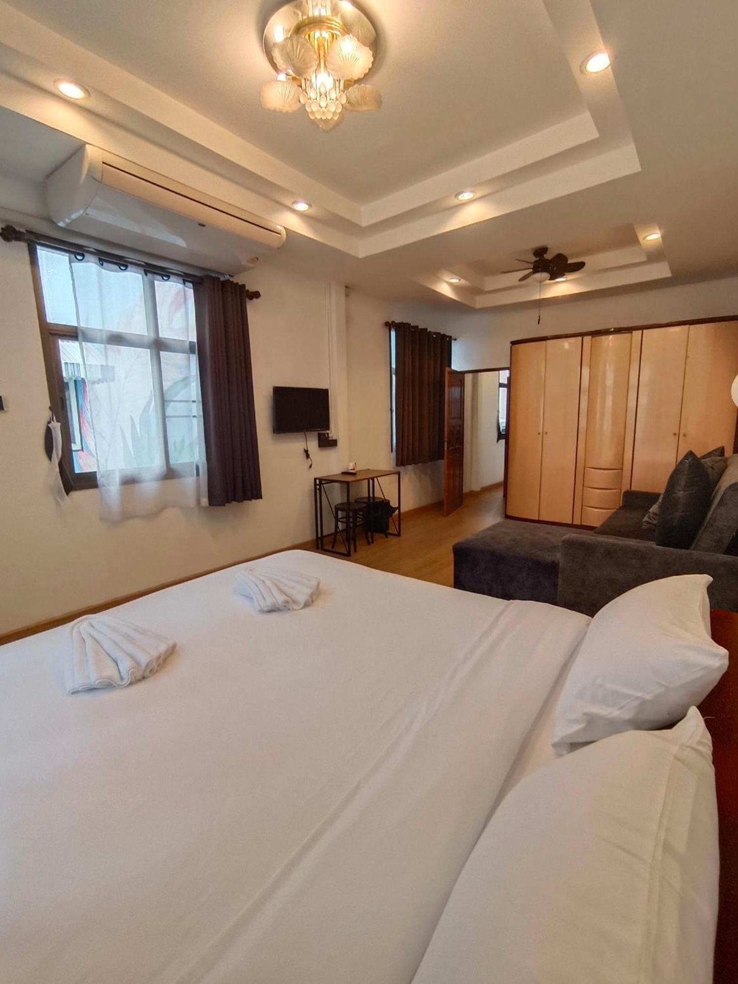 Penthouse Lamoon Hotell Bangkok Exteriör bild